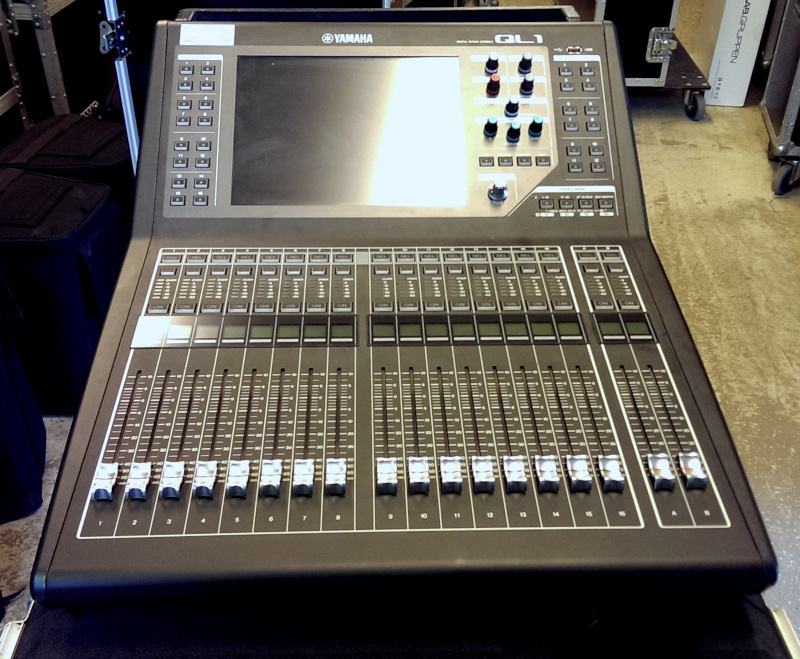 Yamaha QL1 digital Mixingdesk